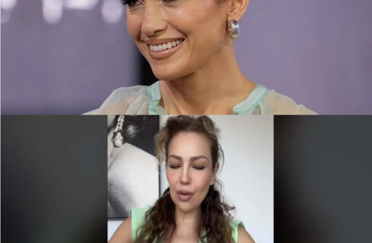 Thalía sorprende al mostrar en las redes que lee la Biblia