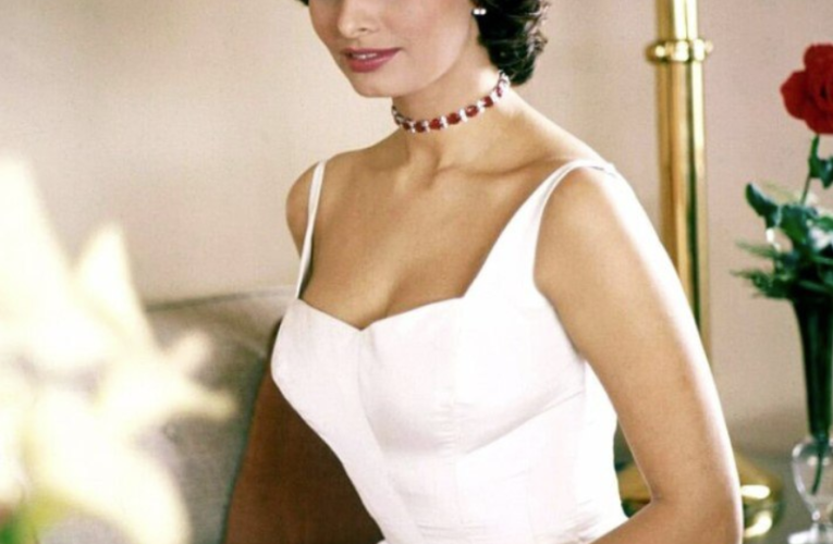 😲 «De una belleza deslumbrante y un símbolo de belleza se convirtió en una anciana arrugada: ¡Sophia Loren, de 88 años, ha cambiado más allá del reconocimiento!» 😳